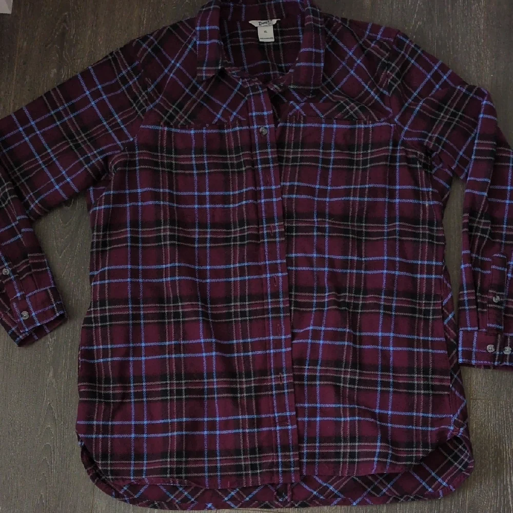 Duluth Trading Co Flannel - Picture 2 of 2